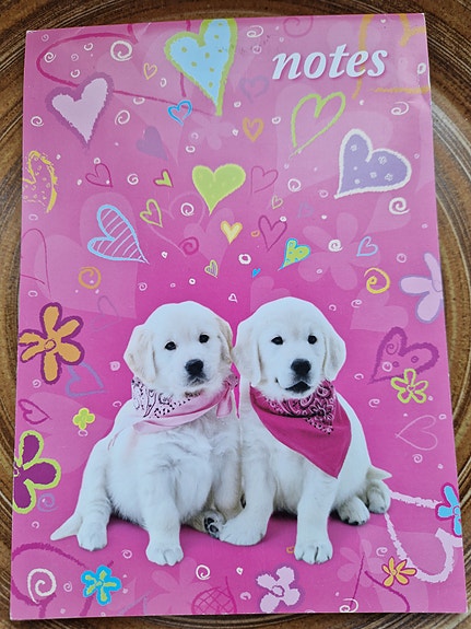 Pinkki koiralehtiö