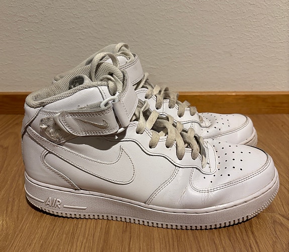 Nike Air Force 1 Mid 07 korkeavartiset tennarit, 42,5