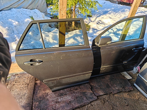 Toyota Avensis T25 ovet