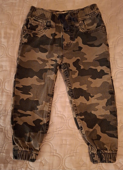 Levi's maastokuvioiset jogger housut, 86-92 cm