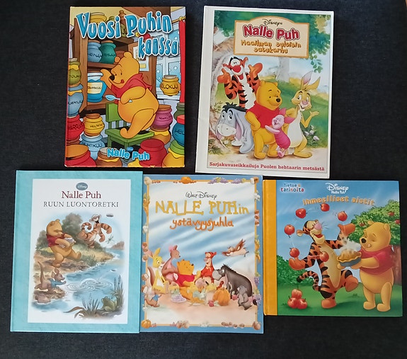 Nalle Puh kirjoja