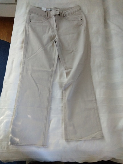 Beige farkut