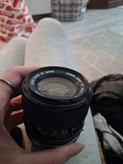 Canon FD 35mm f/2 S.S.C. -objektiivi.