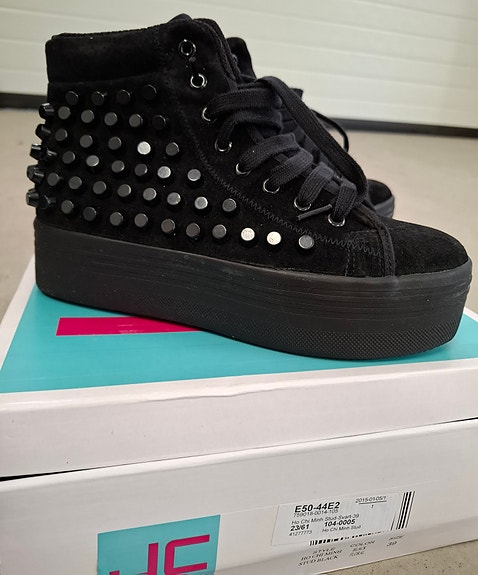 Jeffrey Campbell-niittitennarit