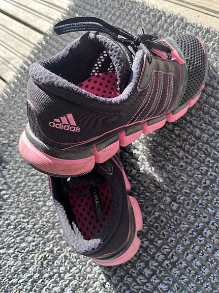 Adidas climacool salitreeniin, kävelyyn,  juoksukengät  38 musta–pinkki
