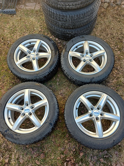 Volvon 16" vanteet nastarenkailla