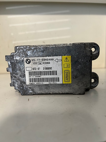 BMW E60 airbag yksikkö
