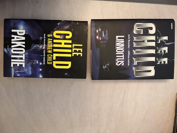 Lee Child Jack Reacher -dekkarit Pakotie ja Linnoitus kirjat