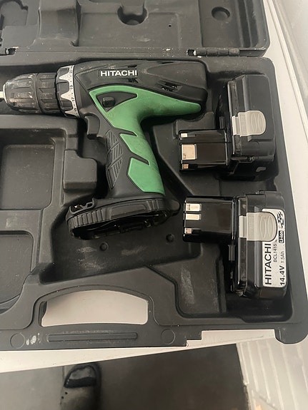 akkuporakone hitachi