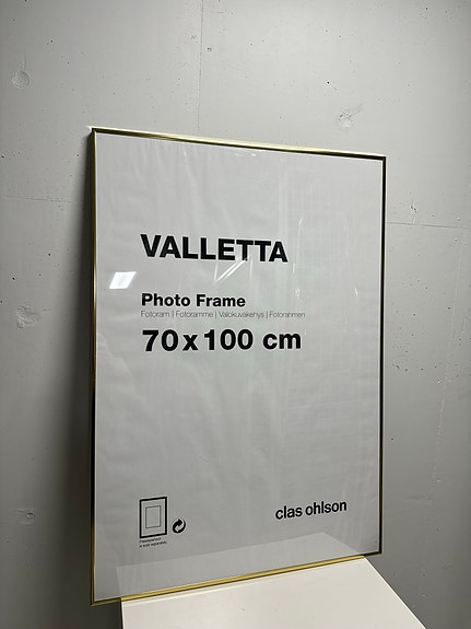 Clas Ohlson kultainen kehys 70 x 100 cm