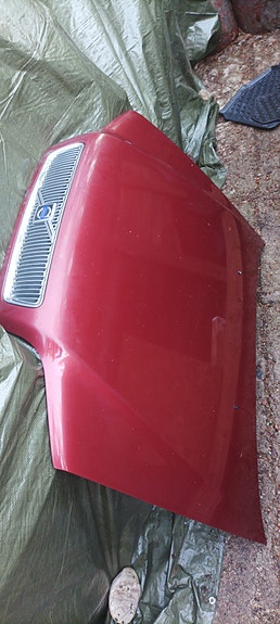 Konepelti Volvo S40, V40. Kunto kohtalainen