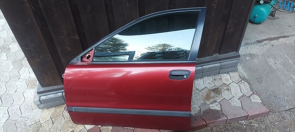 Kuskin ovi Volvo S40, V40. Vasen etu ovi.