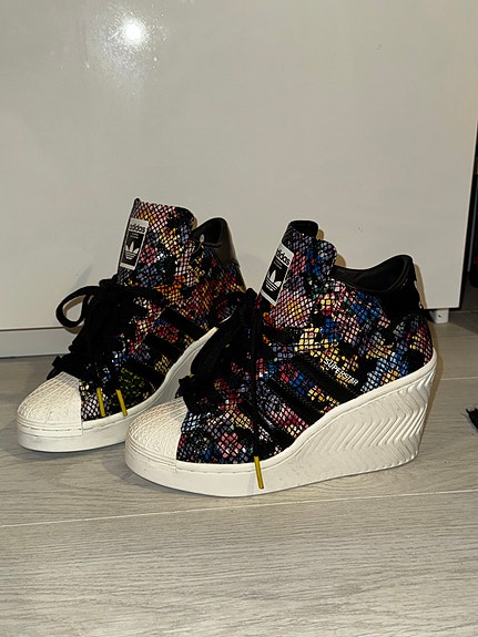 Adidas tennarit kiilakorko koko 37 monivärinen