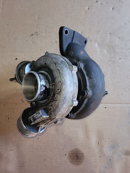 Volvo D5 turbo korjattavaksi