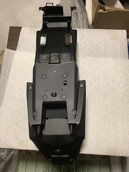 1F4-F1611-01 takalokasuoja YAMAHA DT 50R