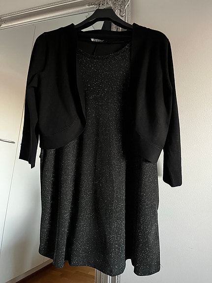 Musta bolero koko XL ja mustahopea mekko koko XL