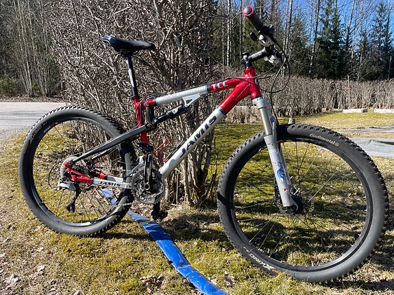 Jamis Dakar XC Expert täysjousitettu maastopyörä 26" M naiset