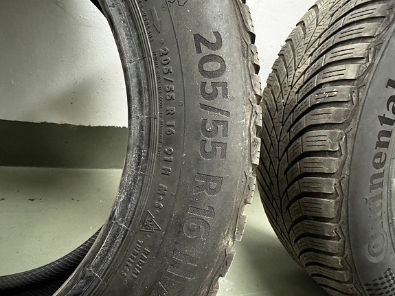Continental WinterContact 205/55 R16 - Erittäin hyväkuntoiset