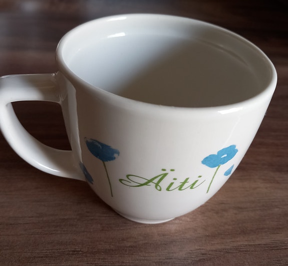 Kermansaven Oliivi ÄITI Unikko sinikukkainen muki