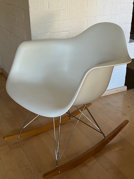 Vitran Eames RAR RE keinutuoli