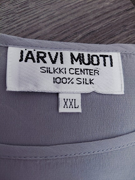 Järvi Muoti silkkipaita
