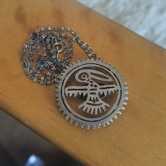 Kalevala hopea aurinko lintu kaulakoru