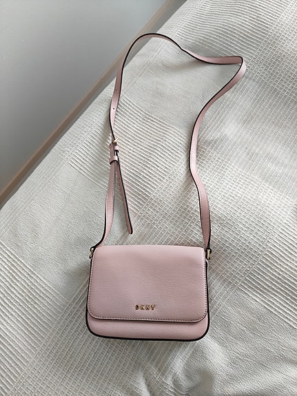 DKNY olkalaukku