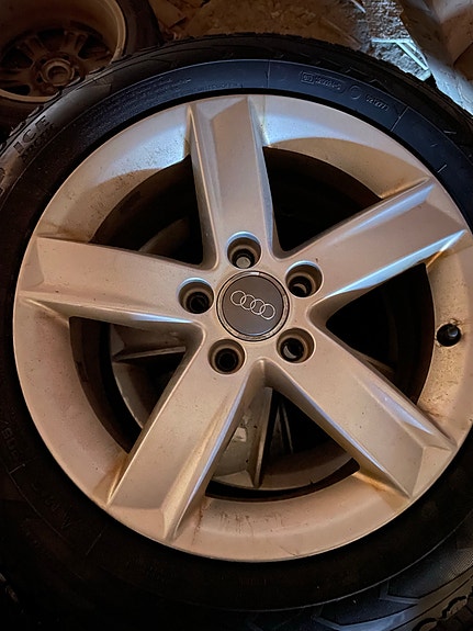 Audi A4 16” OEM alut nastarenkaat