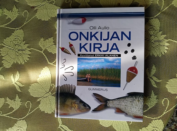 Olli Aulio Onkijan kirja kovakantinen kirja