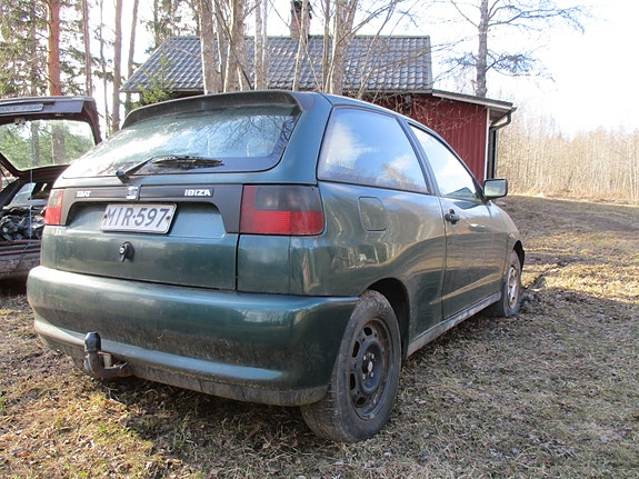 Seat Ibiza SE K61 bensakoneisen hyväkuntoisia osia.