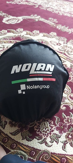 Tyylikäs Nolan B-Square kypärä