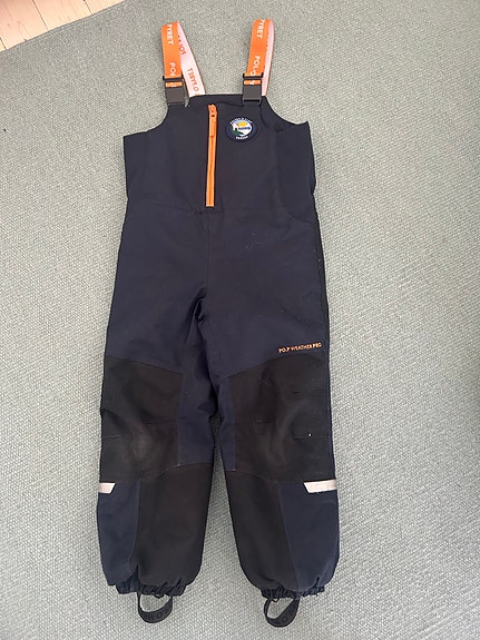 Ulkoiluhoususetti 116cm: PoP toppahousut henkseleillä ja Reima Softshell+Goretex