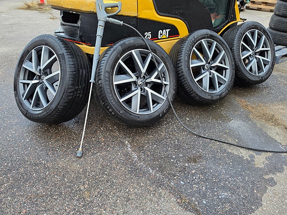 VAG 20" vanteet 285/45 renkailla