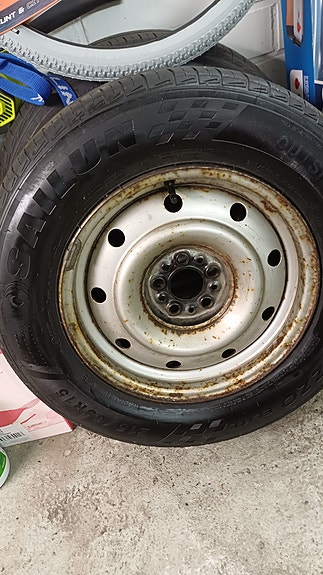 Sailun renkaat 2kpl vanteella 215/65 R16 teräsvanne