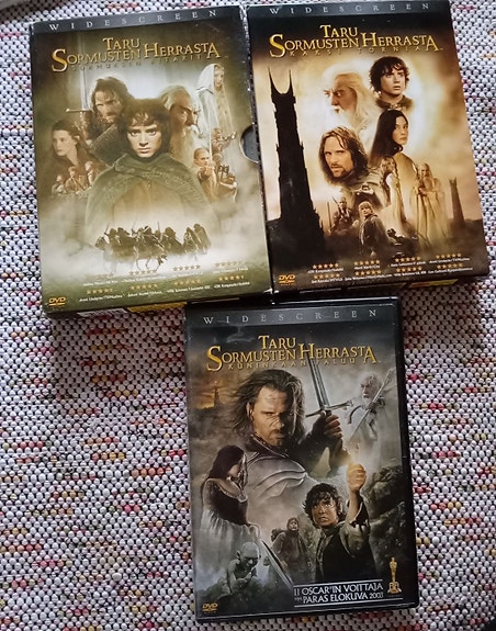 Taru sormusten herrasta trilogia