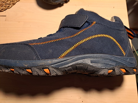 Miesten uudet talvikengät, koko 45