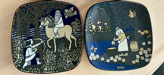 Arabia Kalevala vuosilautaset 1982 ja 1986