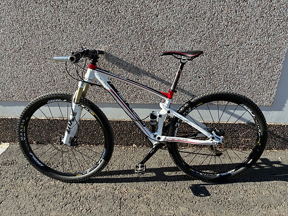 Merida Ninety-Nine XT-M täysjousitettu maastopyörä 17"