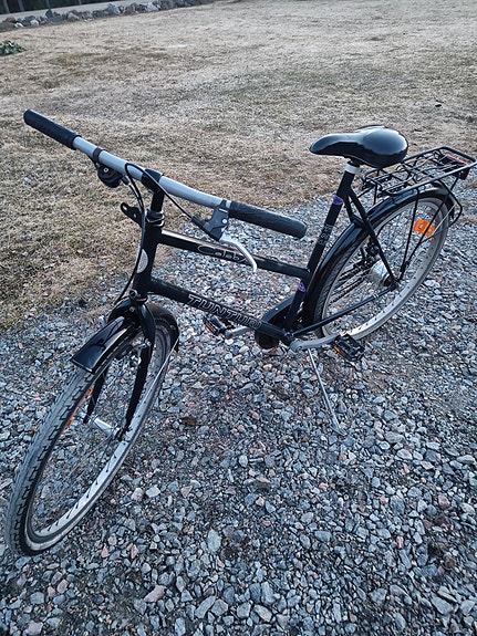 Polkupyörä Tunturi Celeb 75 City , 26 tuumainen ja  7 -speed.