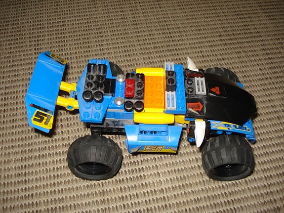 Lego YUBI kilpa-auto (Ring of Fire)