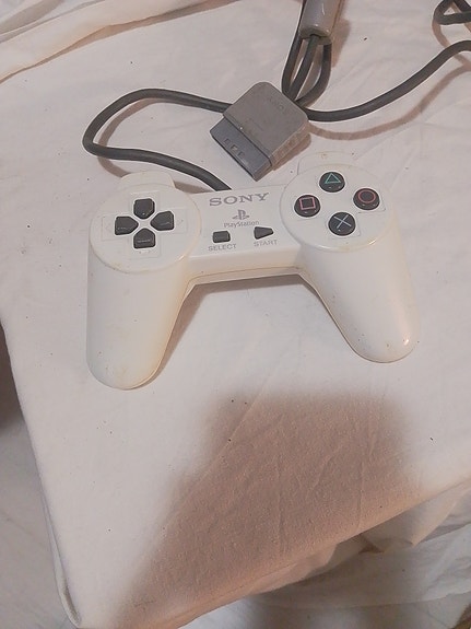 Ps1 original ohjain, valkoinen.