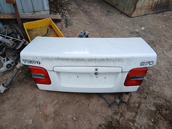 Volvo s70 takapaksin luukku