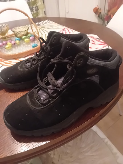 Karhu kengät 44