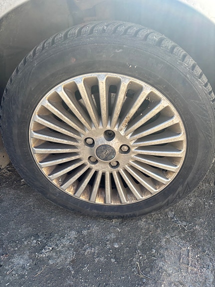 Ford Mondeon 16 alut + 205 55 r 16 talvirenkaat