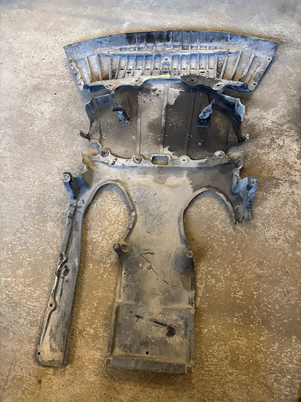 Mercedes Benz S w221 pohjamuovit A2215202123 A2215244130 A2215242830