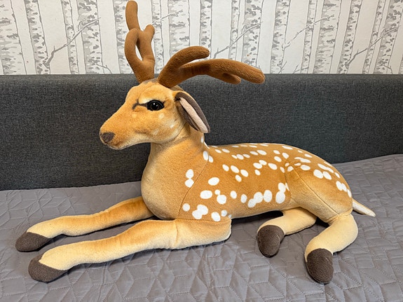 Jättikokoinen pehmolelu bambi