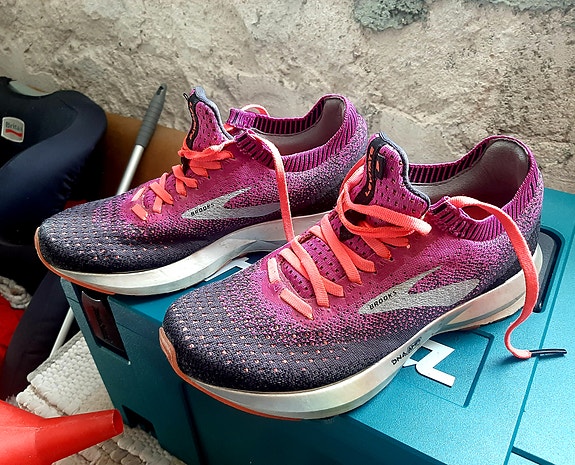 Juoksukenkä Brooks Levitate 2