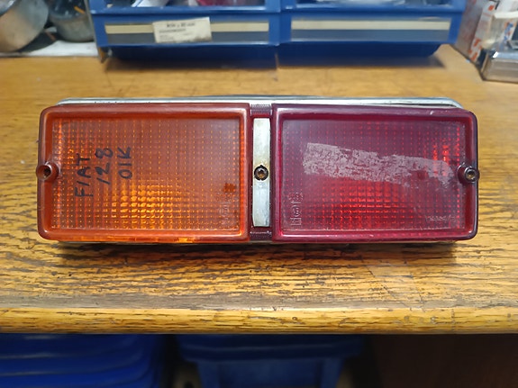 Fiat 128 oikea takavalo
