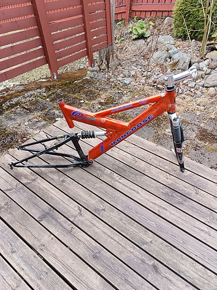 MONGOOSE 26" maastopyörän runko