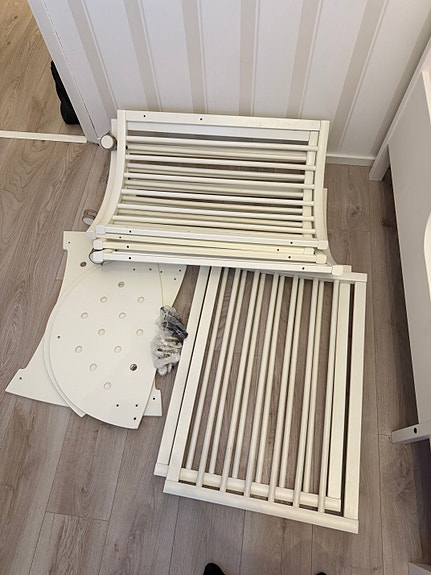 Stokke Sleepy Mini + jatko osat + patjat (valkoinen)